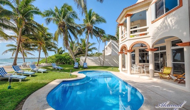 Enjoy Glorious Villa Margarita, right on the ocean, Jade Bay Akumal.