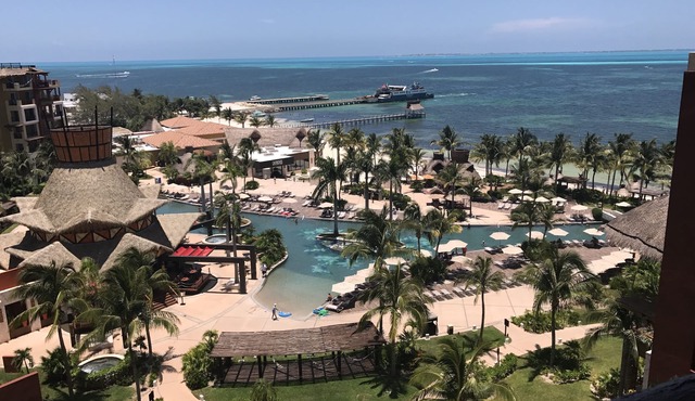 ESCAPE THE WINTER BLUES IN CANCUN AT A 5-STAR RESORT 1BR/2BA OCEAN FRONT SUITE