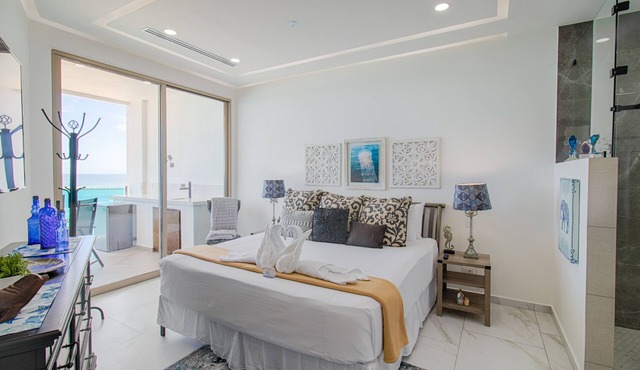 Esmeralda Beach Resort 3 Bedrooms Condo C 1303
