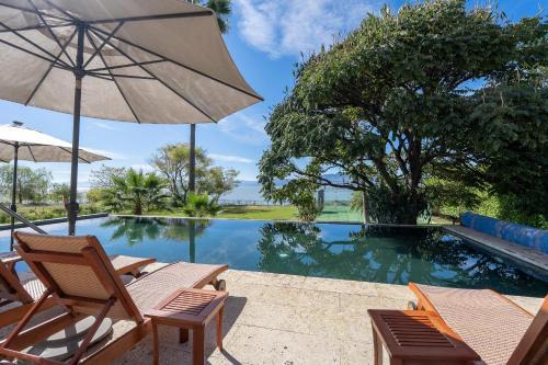 Exclusive Family House with Padel and Lake Chapala Access