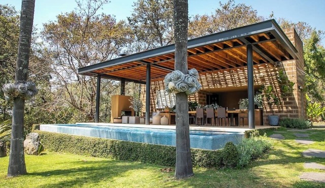 Exclusive Ranch 4BR with Pool by Tasman
