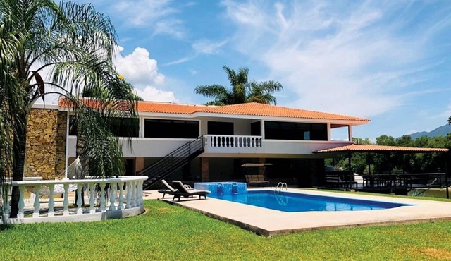 Exclusive Villa with a Great View !