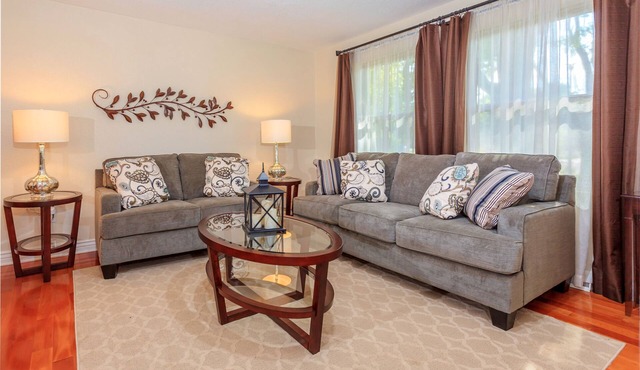 ★Exquisite Home Backs to Park! Complete Access★