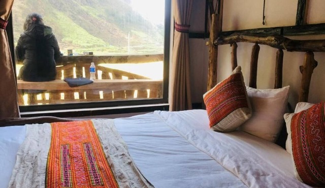 Family Room with Mountain View - O'Chau Meo Vac Homestay