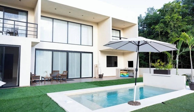 Family Villa w/Private Pool + Rooftop BeachClub