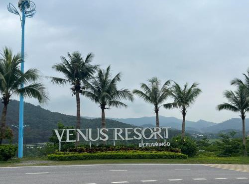 FLAMINGOS VENUS REORT -Xanh Villa - 4 phòng ngủ- Bể bơi riêng-Free vé cổng