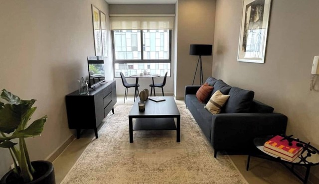 Fully equipped kitchen, high speed internet, comfy king-size bed and a sofa bed.