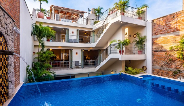 Fully staffed, family-friendly luxury villa. Kids Welcome