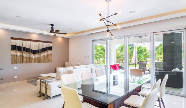 Garden View & Private Pool 3 bedroom 2 bath sleeps 10 at Mareazul Resort