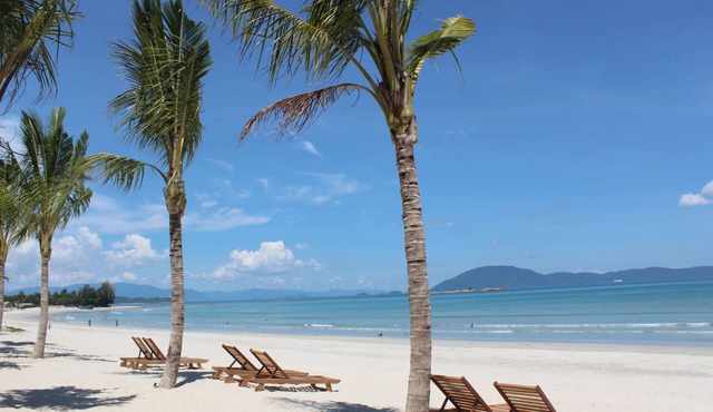 GM Doc Let Beach Resort & Spa