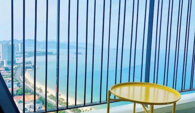 GOLD COAST 6 Bedrooms View