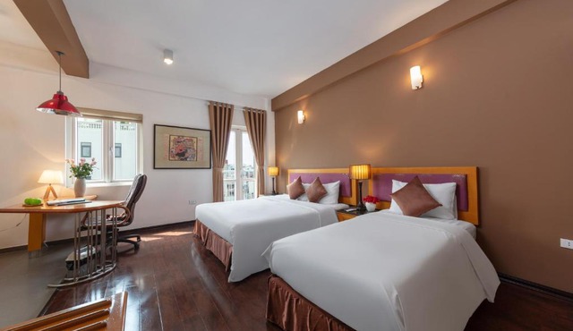 Golden Sunshine Villa Hotel and Travel