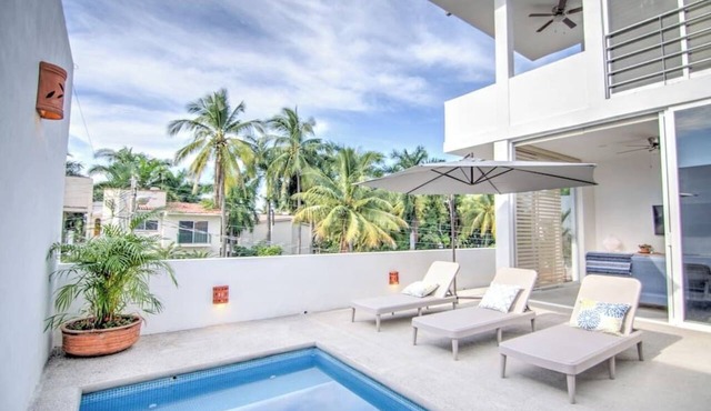 Golden Zone Studio 2 Blocks to Beach Rooftop