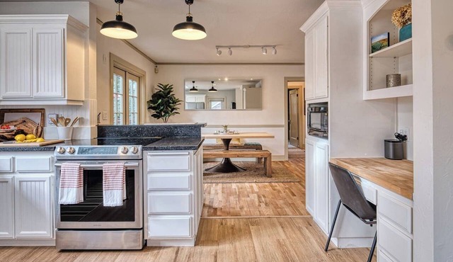 Gorgeous 5bd/3bath Eugene home with Hot tub! 5 minute walk to University!