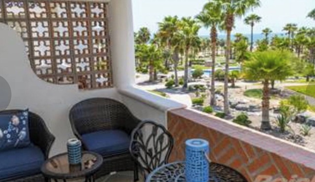 Gorgeous and Cozy 3-Bd/2-Ba Condo at a Golf Villa on Sandy Beach
