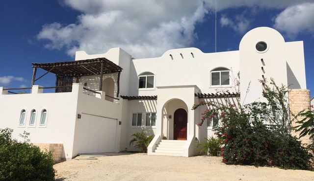 Gorgeous Emerald Coast Beachfront Home; Bring Friends & Family
