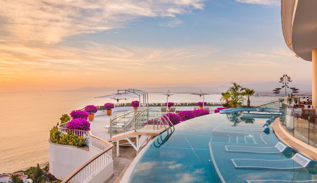 Grand Miramar All Luxury Suites & Residences