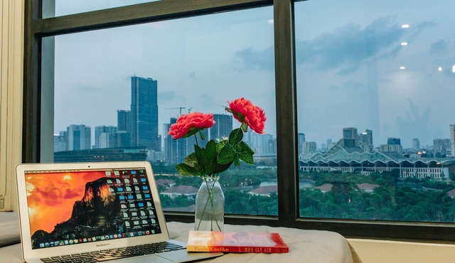 #Green Bay Hanoi 3 BR - King bed near JW Marriott