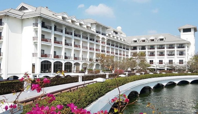 Green Field Hotel
