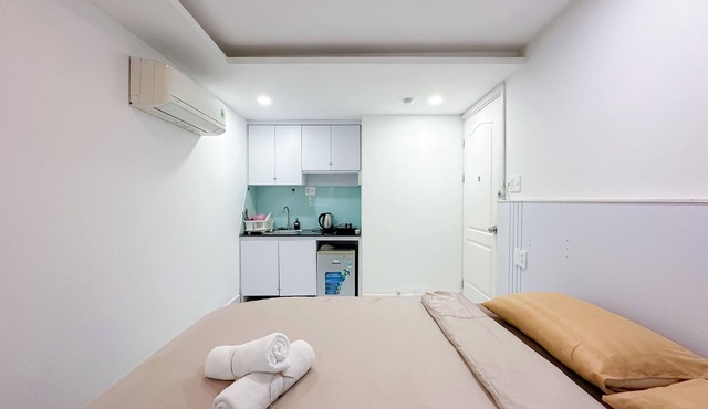 Groudfloor cozy studio in D7