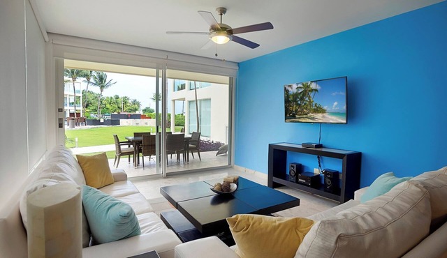 Ground Floor private Condo at The Elements by BRIC