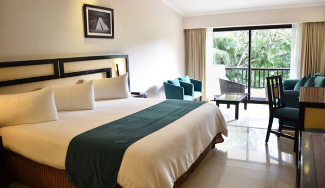 Hacienda Junior Suite - Sandos Playacar Beach Resort