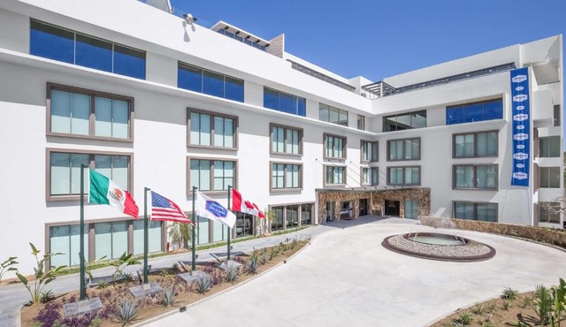 Hampton Inn & Suites by Hilton Los Cabos
