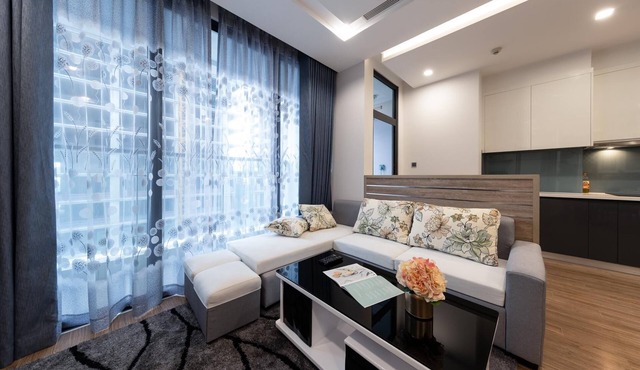 HANOI 5* APARTMENT/SERVICED 24-24
