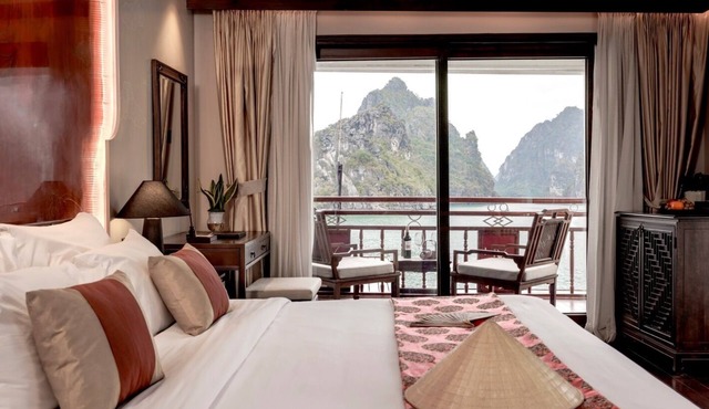 Heritage Line Violet cruise – Ha Long Bay & Lan Ha Bay