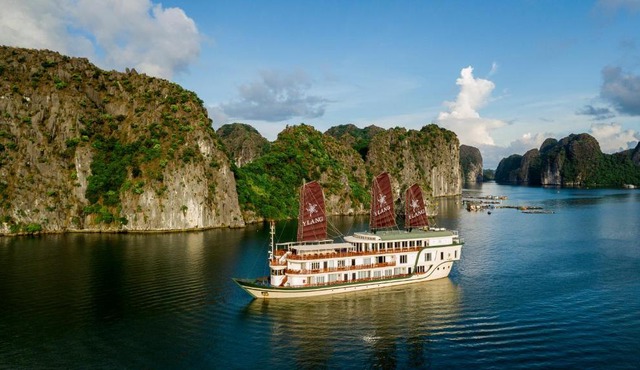 Heritage Line Ylang Cruise - Halong Bay & Lan Ha Bay