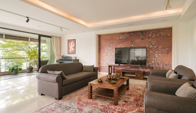 Hi-end 3-bedroom apartment with Lakeview, AC, fitness room in Hanoi