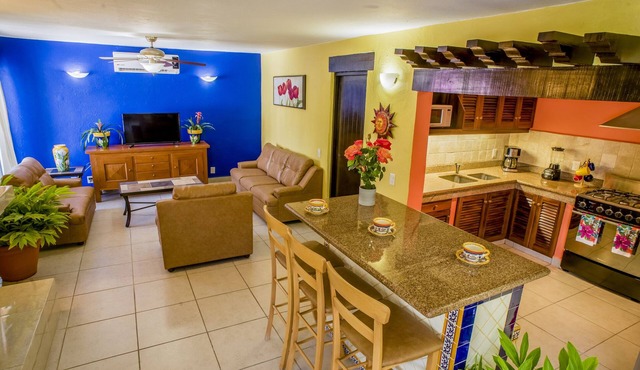 Hibiscus Suite ~ A Villa Garden