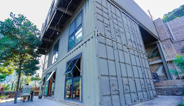 Hidden gem of Hanoi- container house by the lake