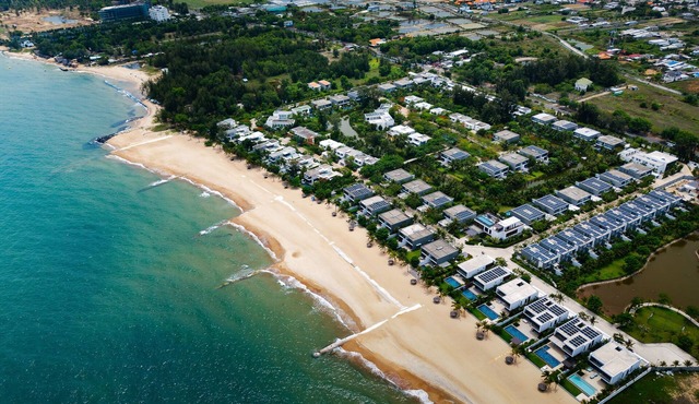 HighEnd villa in Sanctuary Ho Tram Luxury Resort by SSens Homes