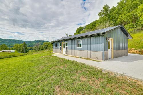 Hike, Fish & Relax: Kickapoo River Cabin!