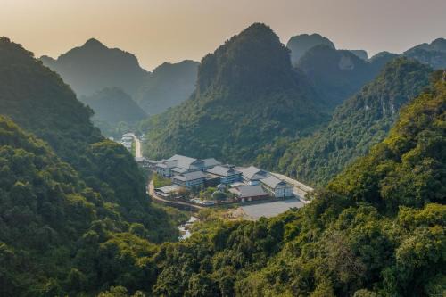 Hilton Quang Hanh Onsen Resort