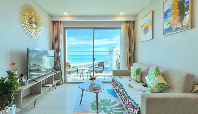 HomeAway 01 The Sóng Vung Tau 3BRs LUX Condotel