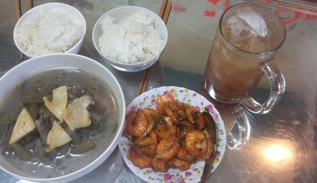 Homestay and home-cooked with family