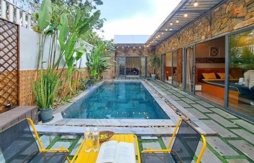 Hometown Bamboo 5-Bedroom Pool Villa Danang-2 Min to Beach
