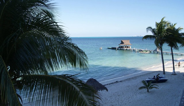 Hopelchen Beach GetAway, Sail IslaMujeres Bay Monthly/Weekly Rates