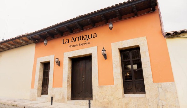 Hotel La Antigua Express