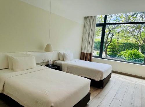 Hotel Sân Golf West Lakes - Khách sạn Hậu Nghĩa