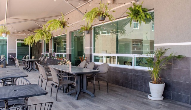 Hotel & Suites Aliana
