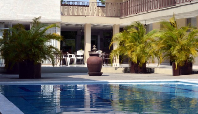 Hotel Zirahuen