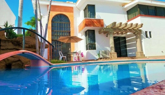 House and Bungalow with Private Pool and Ping Pong Table by Zona Dorada
