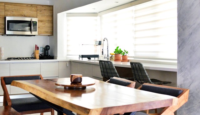 House by the beach, wake up to the sound of the sea and everything at your fingertips.