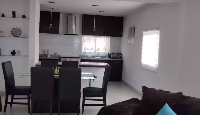House with garage at 15 min from Xicohtencatl Ind.