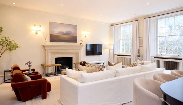 Hyde Park Square Classic