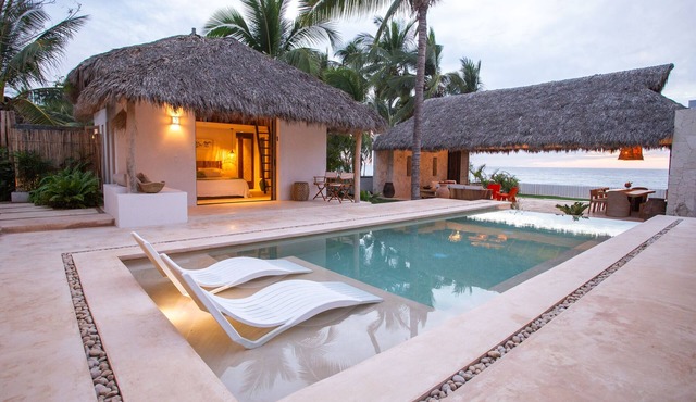 In the Sand Luxury Beach Front Villa w/climate-controlled Saltwater pool