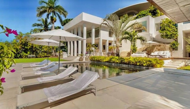 INCREDIBLE MODERN VILLA WITH THE BEST VIEW